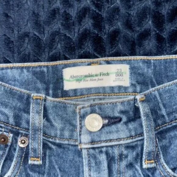 Abercrombie & Fitch High Rise Mom Jeans Distressed Denim Blue Size 23 - Picture 2 of 4